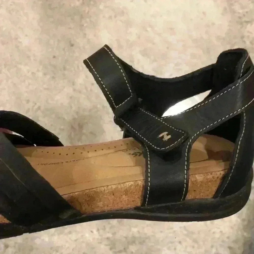 Clarks black Roseville Cove leather sandal.  Size 6.5
